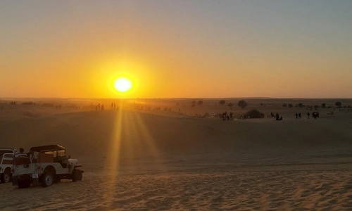 Sunset Watching in Jaisalmer DesertSunset Watching in Jaisalmer Desert Sunset Watching in Jaisalmer Desert