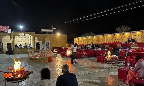 bonefire in jaisalmer camp stay at night